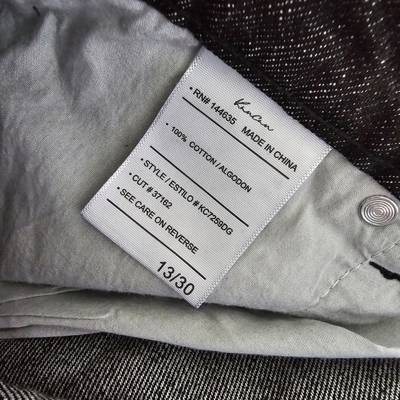 NEW KanCan Dark Denim Frayed Hem Shorts Size 13/30 - Picture 5 of 5